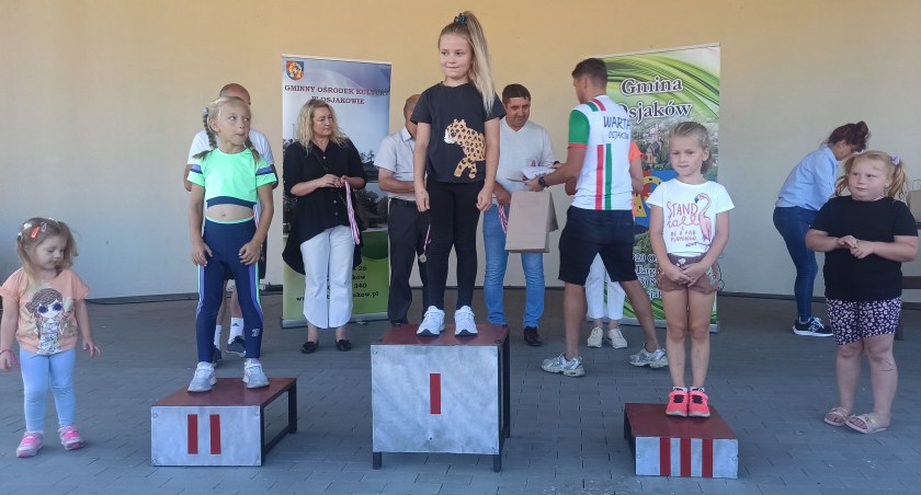 W Osjakowie odbyły się  sportowe imprezy - IV Osjakowska Mila, II Osjakowski Marsz Nordic Walking i I Bieg Dzieciaka