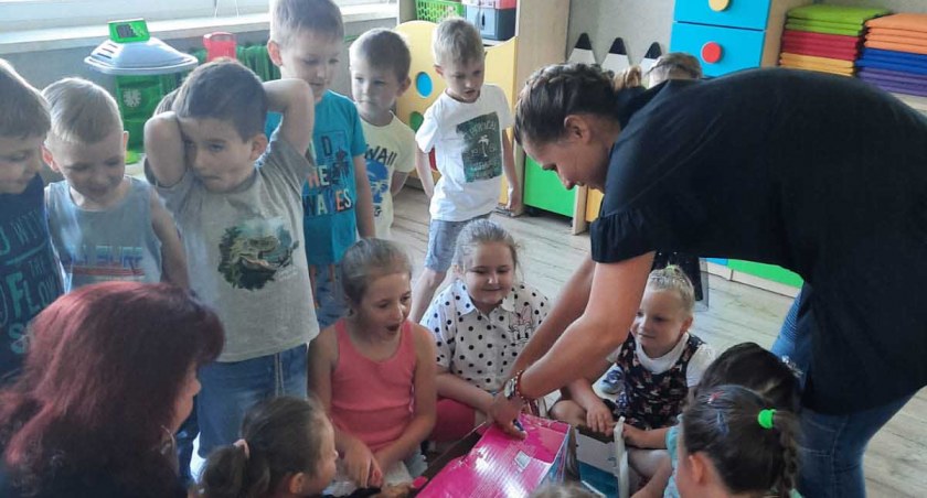Strażacy zdobyli zabawki dla przedszkolaków 