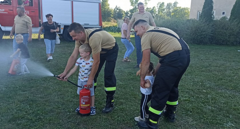 Piknik profilaktyczny w Zespole Szkoły i Przedszkola w Krzyworzece.