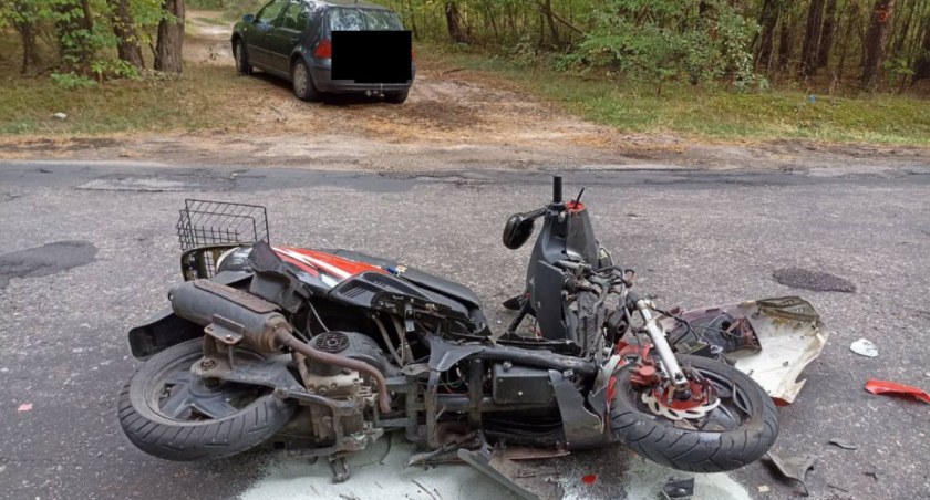 Wypadek przy wyprzedzaniu - motocyklistka w szpitalu 