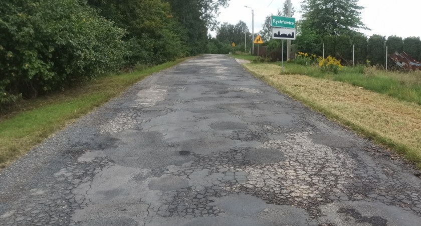 Droga w Rychłowicach jeszcze w tym roku - liczą samorządowcy
