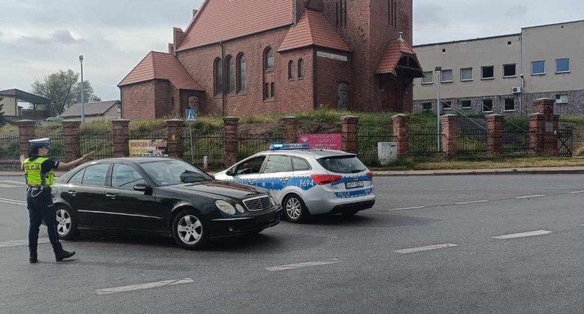 Wypadek w Wieruszowie. Rowerzysta w szpitalu 