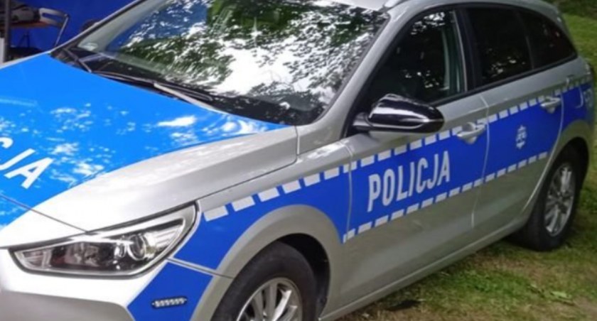 127 km/h w terenie zabudowanym – w Dąbrowie zaszalał kierowca Skody