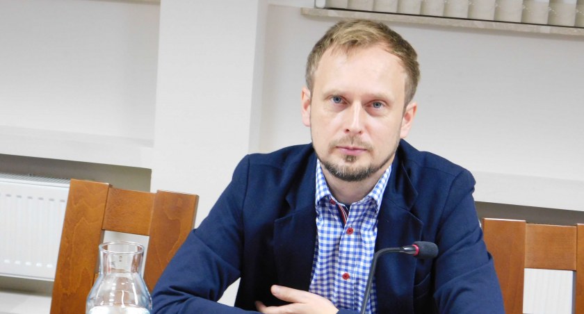 Burmistrz odwołał, MOK zapłaci
