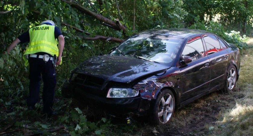 Kierowca audi jechał na zderzaku