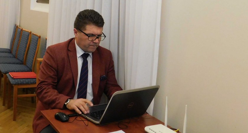 Jednak dostał wotum zaufania