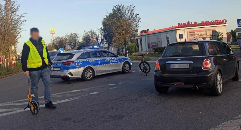 Wymusił pierwszeństwo na rowerzyście - ciężki poranek w Wieluniu 