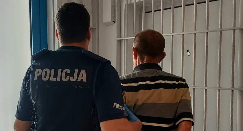 Senior odpowie za kradzieże sklepowe