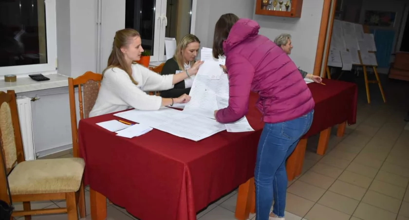 Mieszkańcy regionu po południu tłumnie ruszyli do urn – frekwencja wzrosła
