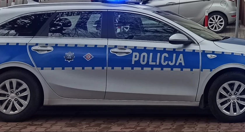 Dwoje dzieci trafiło do szpitala po kraksie