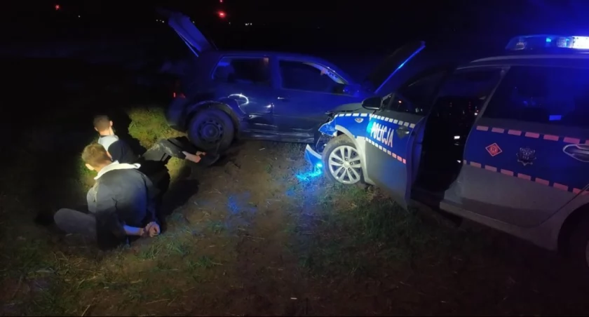 Biała - 22-latek uciekał przed policją i zderzył się z radiowozem