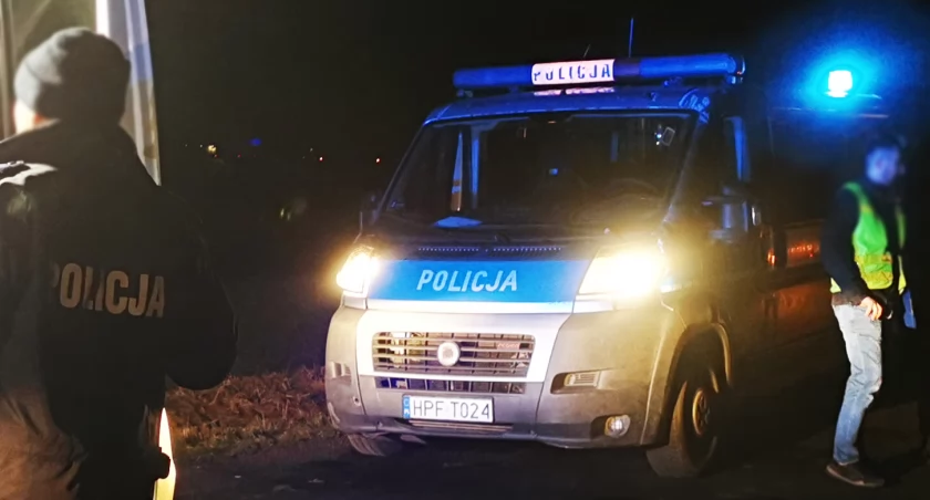 30-latek zginął na miejscu - 18-latka i 25-latek zakleszczeni