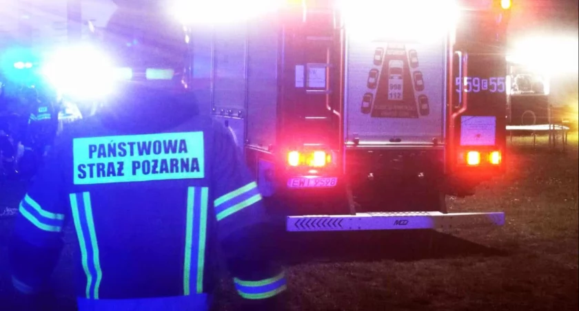 Dachowanie osobówki – 25-latek miał prawie dwa promile