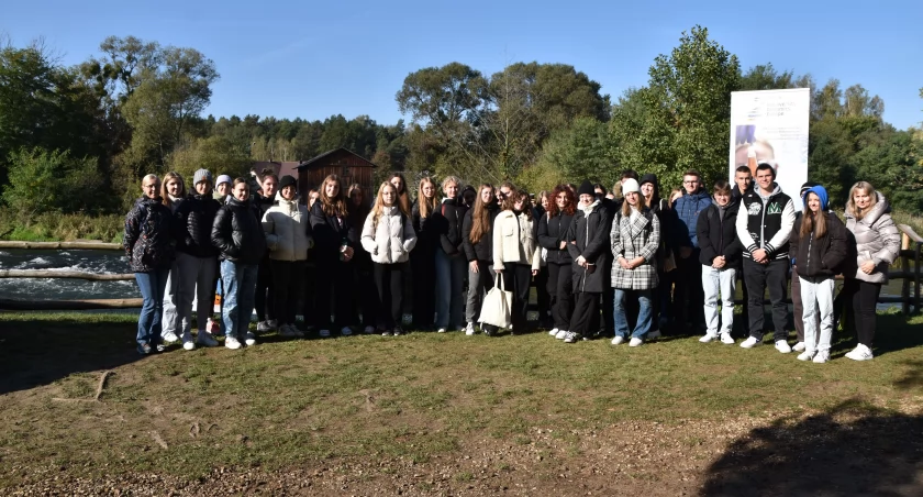 Warsztaty naukowe nad rzeką w Załęczu Wielkim