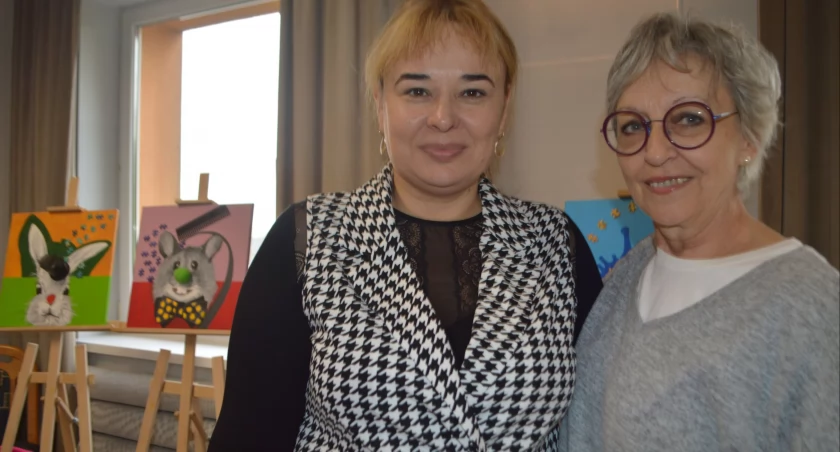 Malarka z Warszawy pokazała swoje prace w Czarnożyłach 