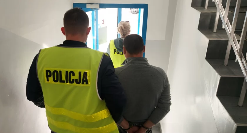 Pijany obcokrajowiec kierował ruchem. Chciał pomóc drogówce
