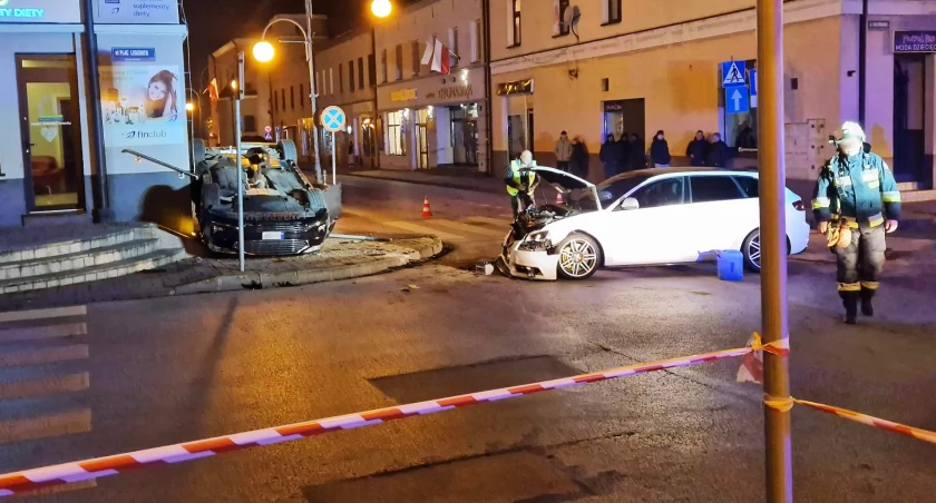 Wypadek na skrzyżowaniu. Cztery osoby w szpitalu