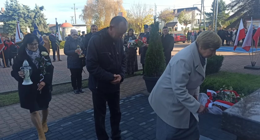 Położyli kości na obcej ziemi – doczekali się pamiątkowych tablic