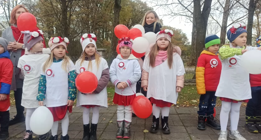 Narodowe Święto Niepodległości w Konopnicy - maszerowali w towarzystwie polskich i amerykańskich żołnierzy