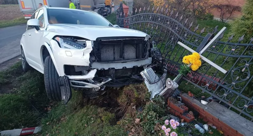 Zatrzymał się na krzyżu