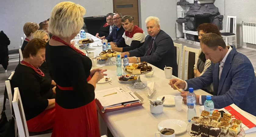 Spotkanie z wójtem przy kawce – w Skrzynnie rozmawiali o potrzebach miejscowości