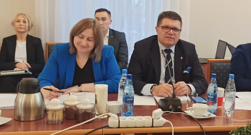 Burmistrz Wielunia chciał podnieść podatki – nie zgodzili się radni