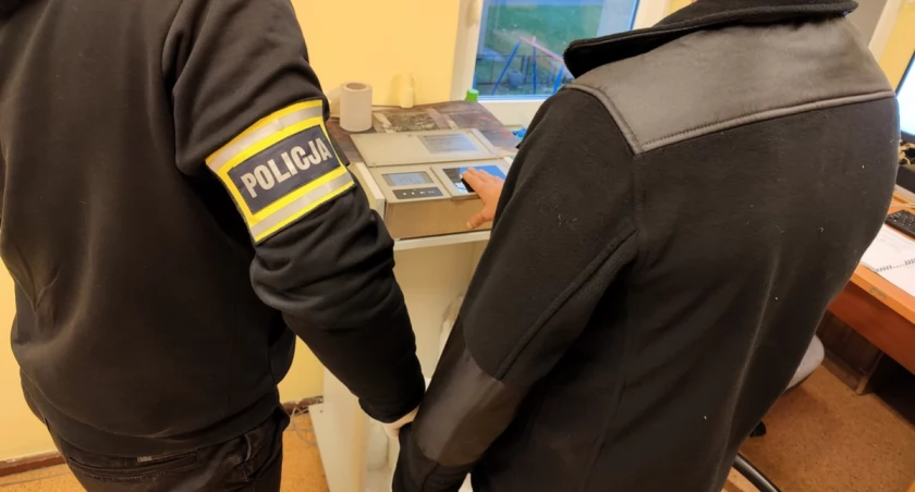 Złodzieje części samochodowych zatrzymani