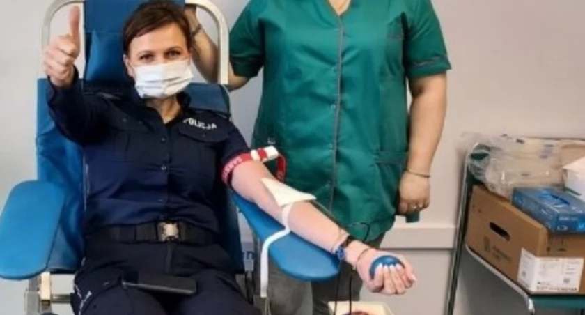 Mundurowi zachęcają do oddawania krwi