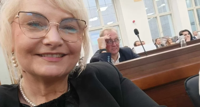 Historia zatoczyła koło. Nawrocka znów w sejmiku