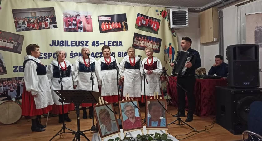 Naramianki i Zespół Śpiewaczy Biała - świętowali jubileusz 45-lecia  