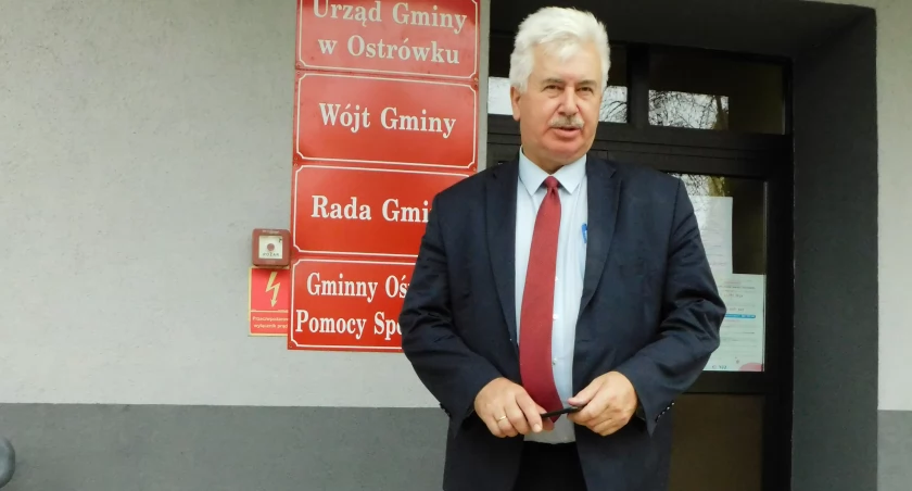 Ostrówek podnosi podatki - mieszkańcy muszą sięgnąć głębiej do kieszeni