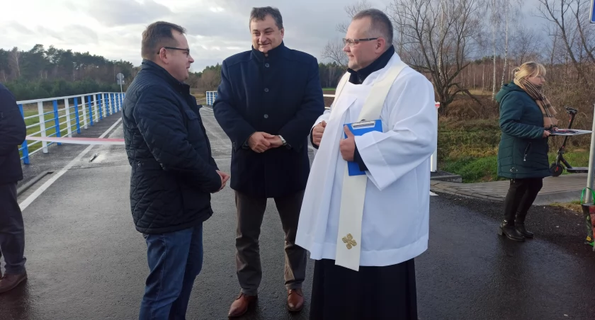 Mała Wieś już ma most - siedem lat mieszkańcy czekali 