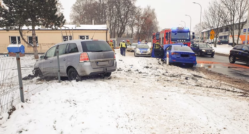 Zderzenie dwóch aut - jeden z kierowców nie miał prawa jazdy