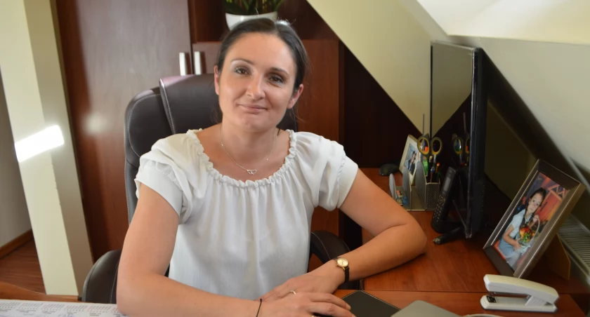 Monika Boruń będzie dalej kierowała szkołą w Wydrzynie 
