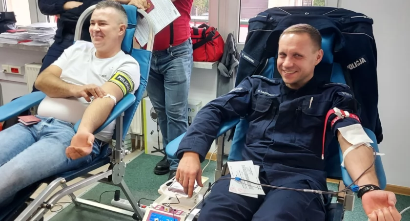 Policjanci z Pajęczna dla Miłoszka z Działoszyna – mundurowi ruszyli oddawać krew