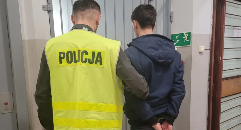 Policjanci z Wielunia prowadzili akcję w Kaliszu – zatrzymali włamywaczy
