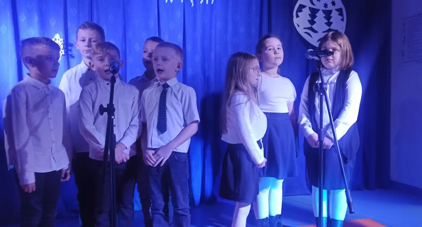 Koncert kolęd w Sieńcu - w szkole rozbrzmiały świąteczne melodie 