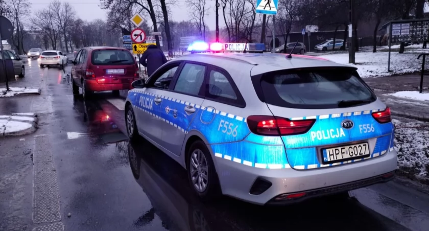 Kolejne potrącenie na pasach - 74-latka trafiła do szpitala