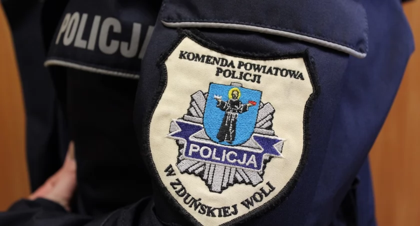 Pijany kierowca, wypadek i zaginiona starsza kobieta - policja ze Zduńskiej Woli podsumowuje święta 