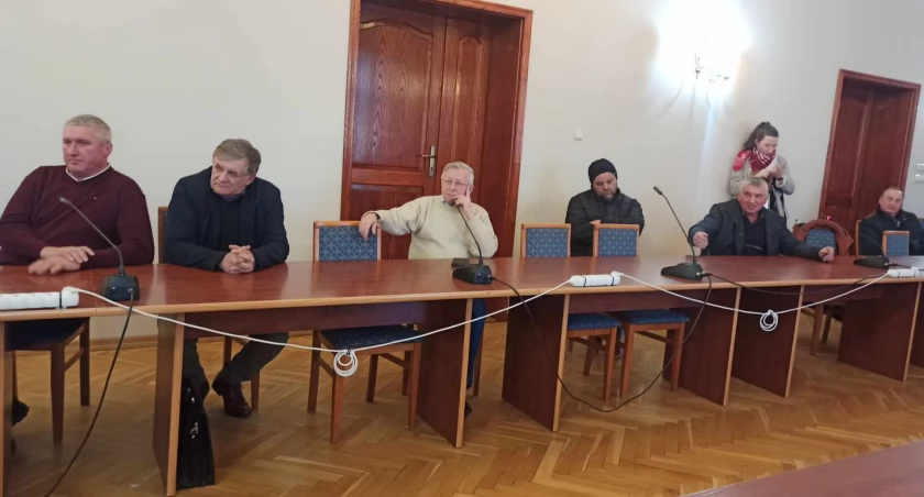 Siemkowice - Wieluń - tory podzielą pola