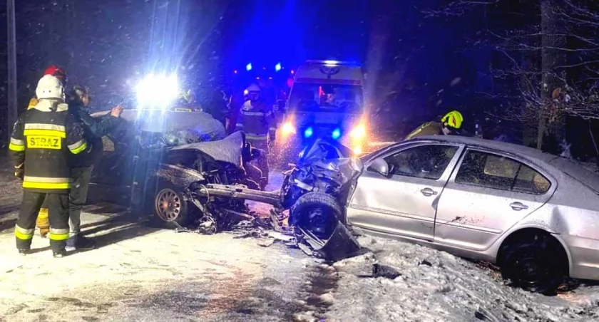 Wypadek pomiędzy Przycłapami a Mierzycami  - cztery osoby w szpitalu