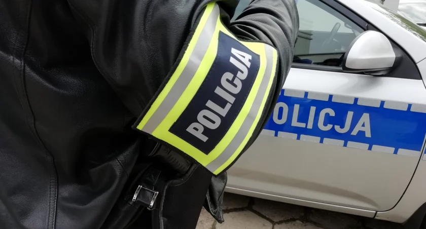 Napadł na kobietę i wyrwał jej torebkę - 20-latek odpowie za rozbój