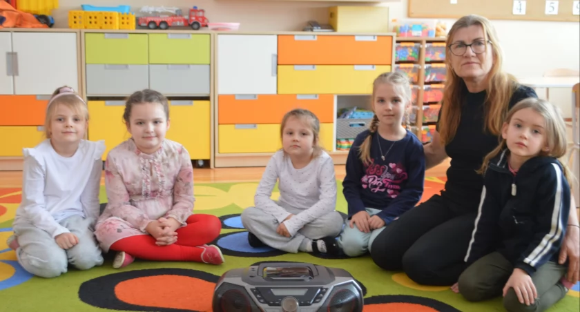Radioodtwarzacze od strażaków dla dzieciaków 
