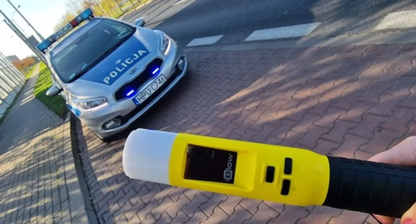 Prowadził mimo zakazu. Wydmuchał 1,5 promila