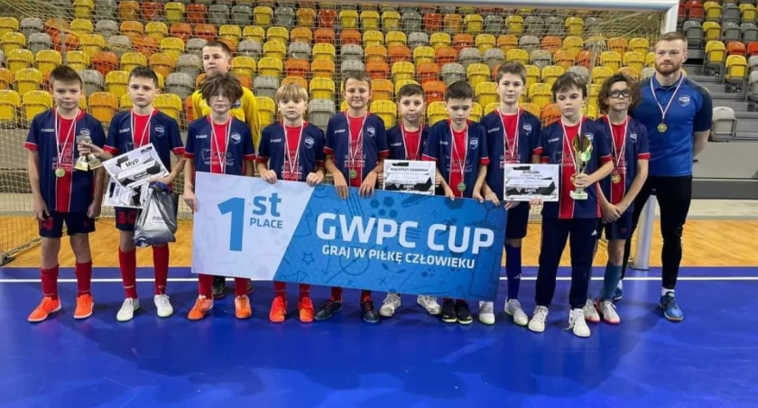 Drużyny Akademii Sportu Pajęczno rywalizowały z rówieśnikami