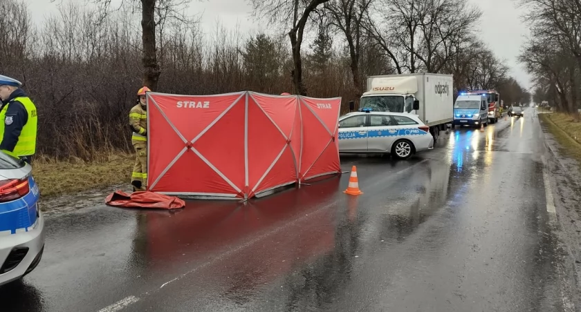 Tragiczne potrącenie pieszego - mężczyzna nie miał odblasków