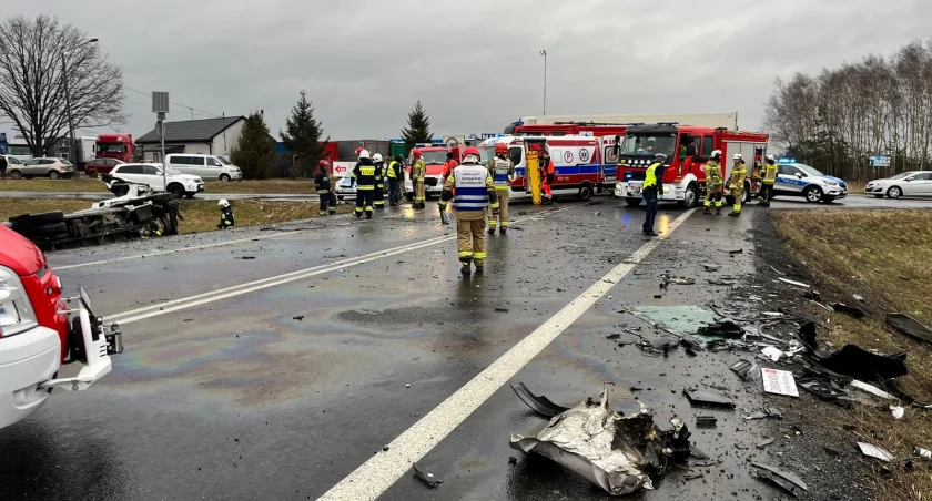 Śmiertelny wypadek na DK-74. Nie żyje 73-letnia kobieta!