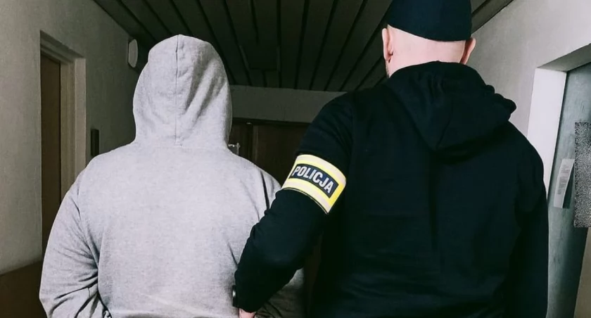 Ukradł kartę w sklepie i płacił nią za zakupy - wpadł po blisko pół roku