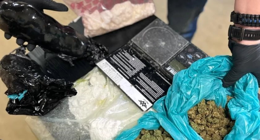 Mundurowi przechwycili blisko 2,5 kg narkotyków! Areszt dla 29-latka