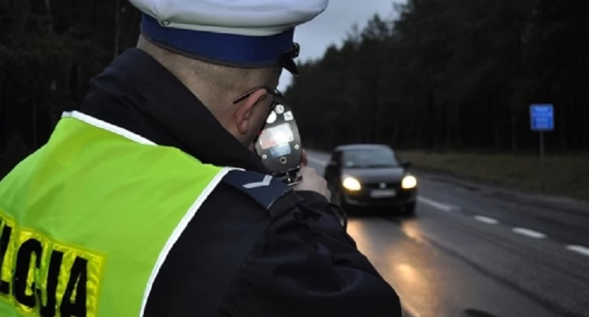 Jechał 117 km/h w terenie zabudowanym. Stracił prawo jazdy